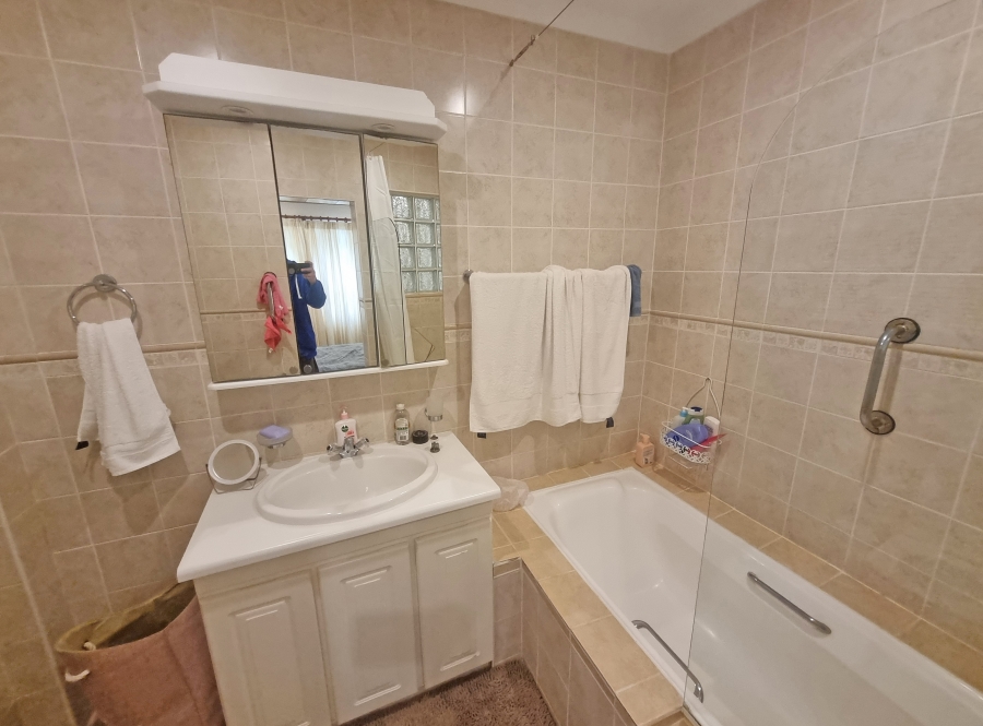 To Let 1 Bedroom Property for Rent in Hout Bay Western Cape